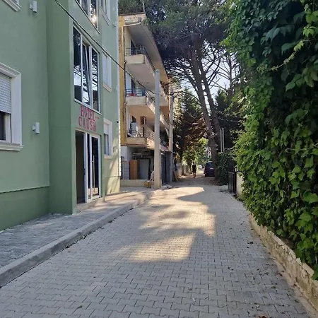 Villa Caushi *
